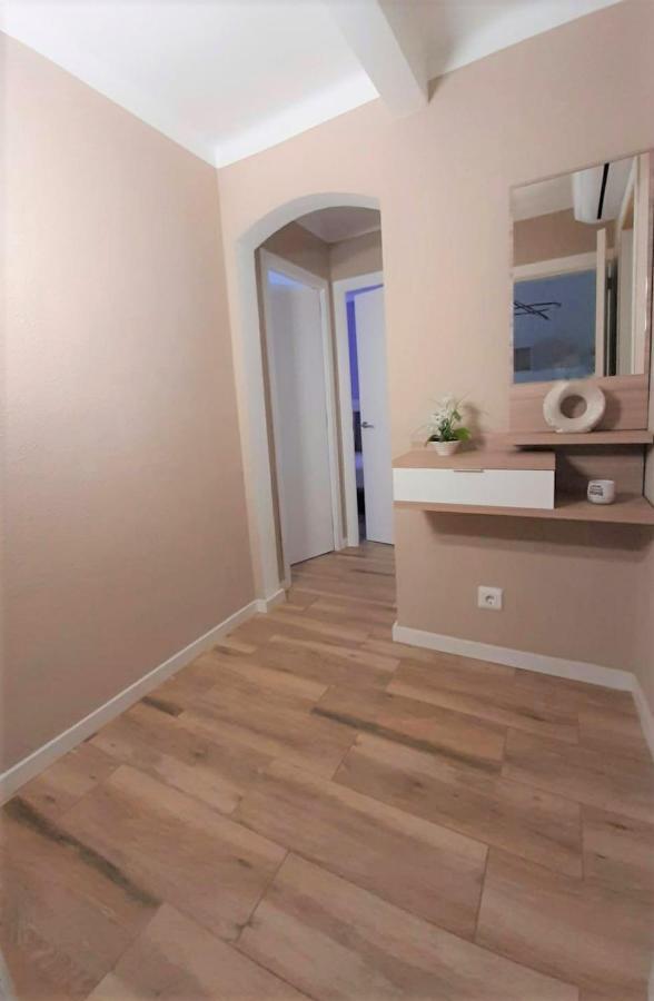 Apartamento Nuria Figueres  Ngoại thất bức ảnh
