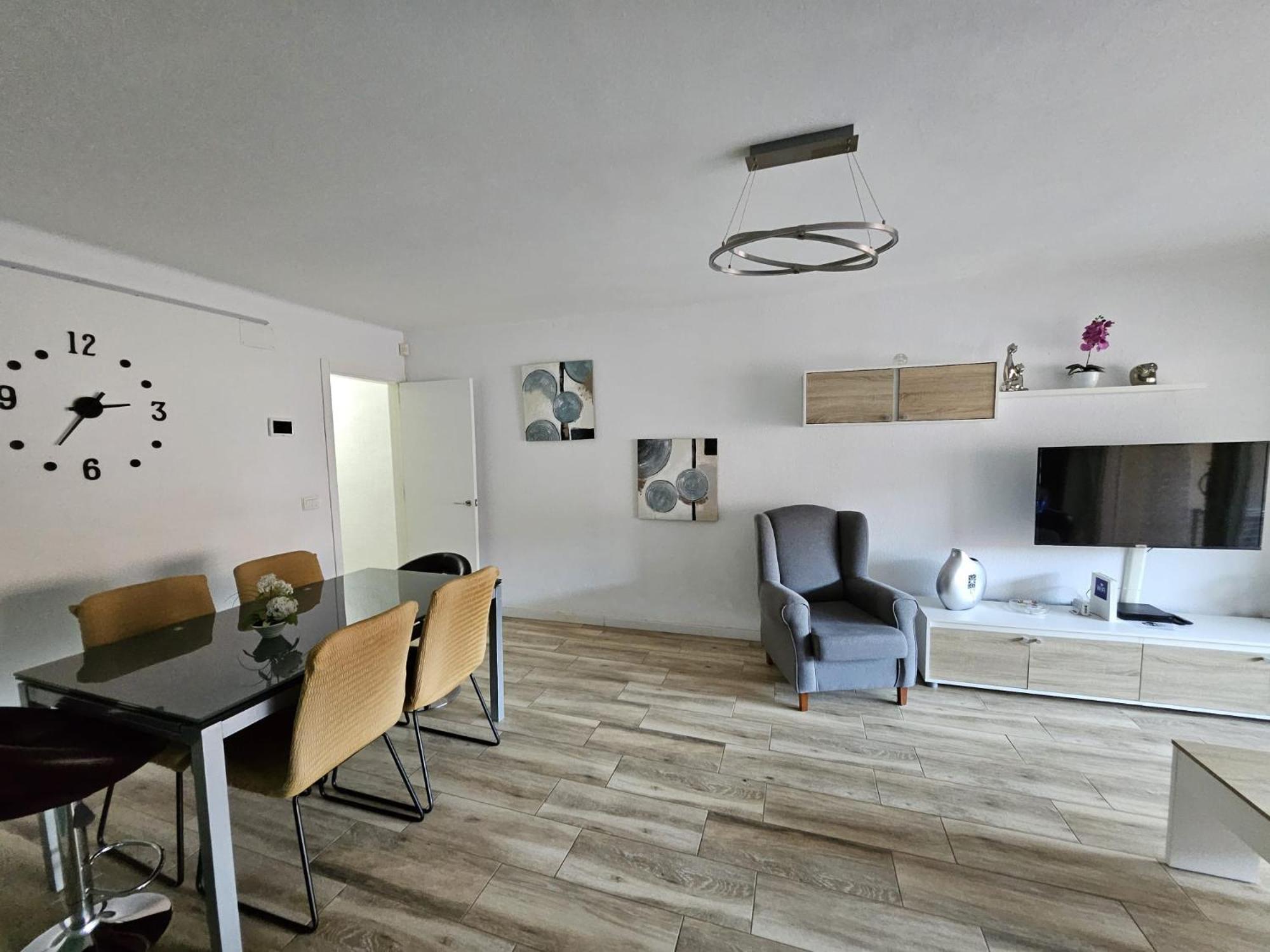 Apartamento Nuria Figueres  Ngoại thất bức ảnh