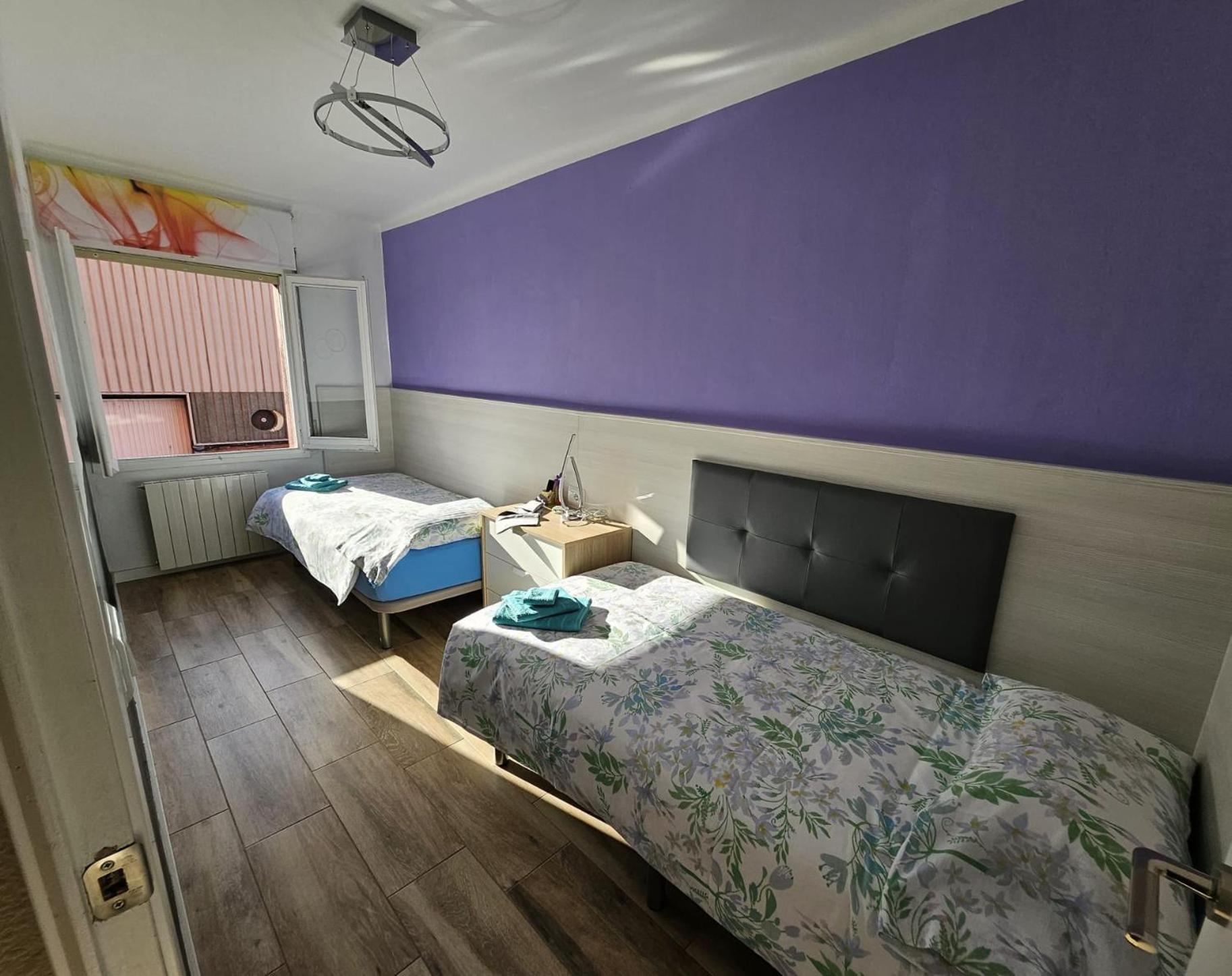 Apartamento Nuria Figueres  Ngoại thất bức ảnh