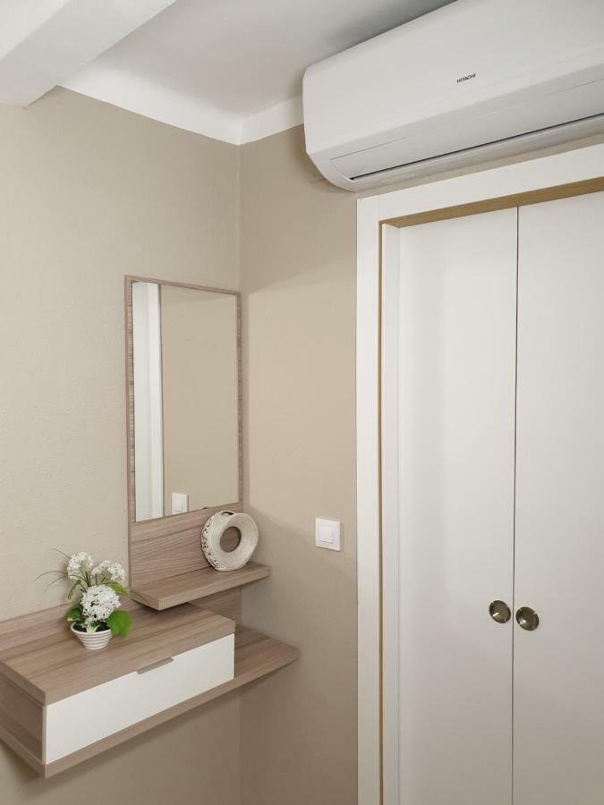 Apartamento Nuria Figueres  Ngoại thất bức ảnh
